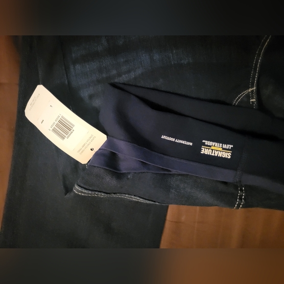 LEVI BOOTCUT MATERNITY JEANS - Picture 5 of 6